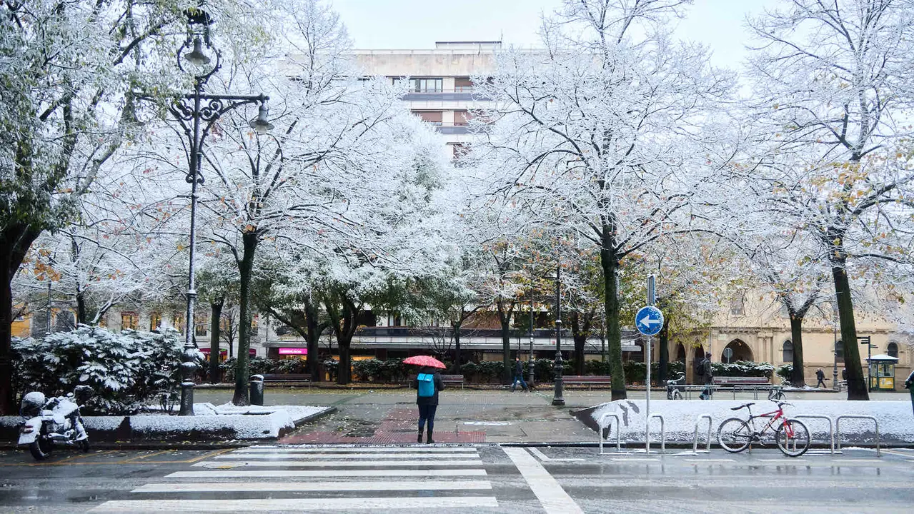 Nieve en Pamplona. IÑIGO ALZUGARAY