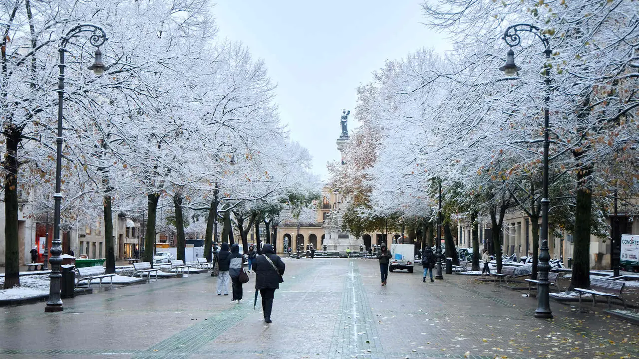 Nieve en Pamplona. IÑIGO ALZUGARAY