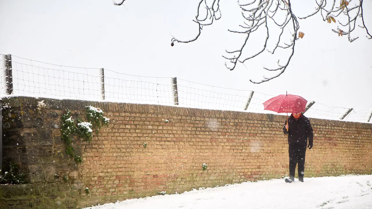 Nieve en Pamplona. IÑIGO ALZUGARAY