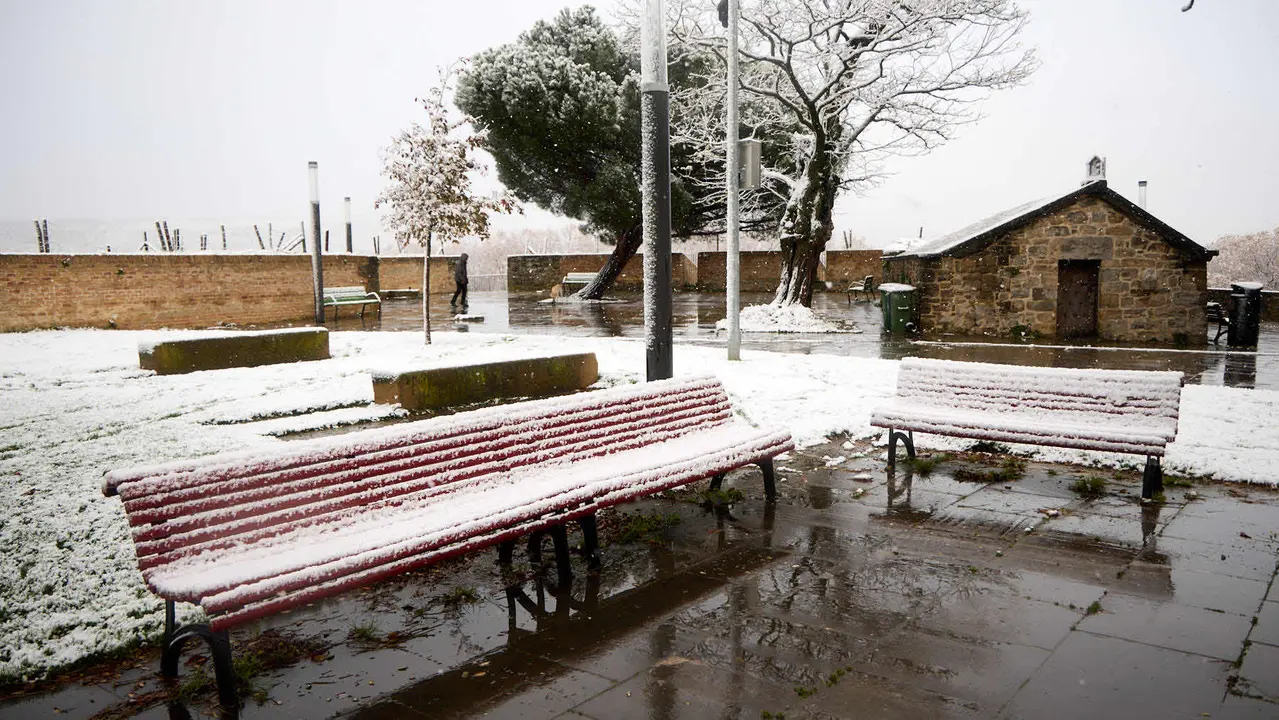 Nieve en Pamplona. IÑIGO ALZUGARAY