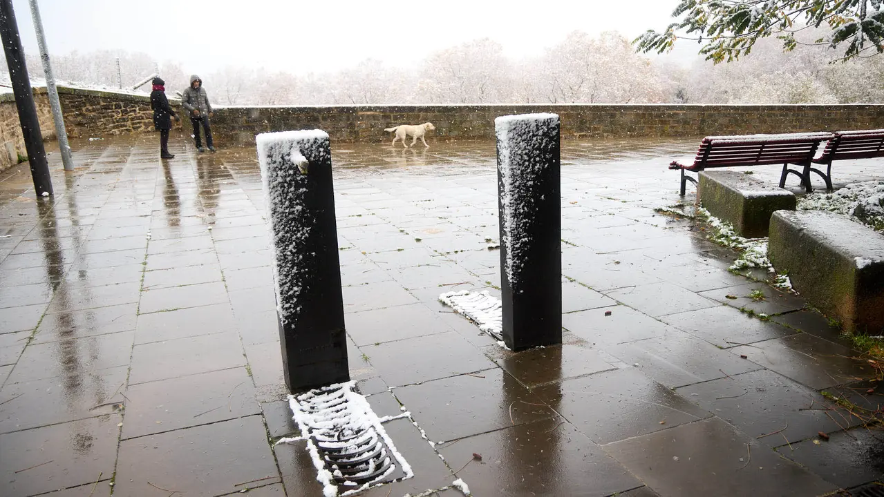 Nieve en Pamplona. IÑIGO ALZUGARAY
