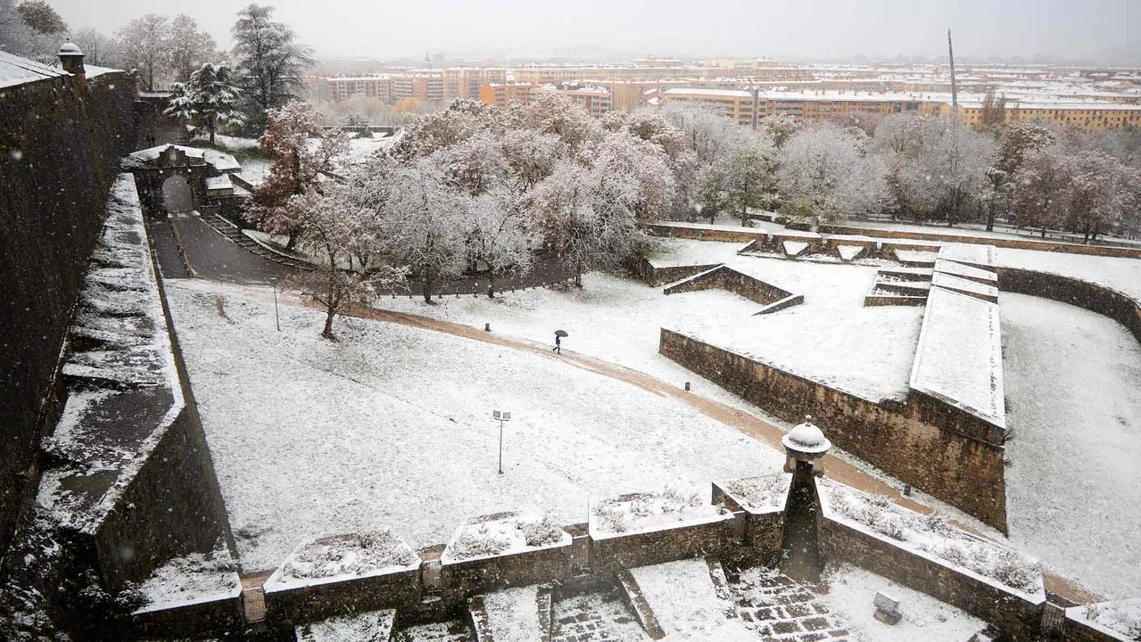 Nieve en Pamplona. IÑIGO ALZUGARAY