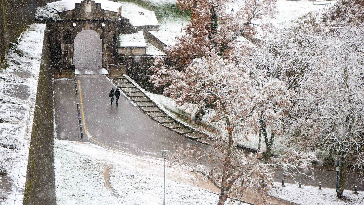 Nieve en Pamplona. IÑIGO ALZUGARAY