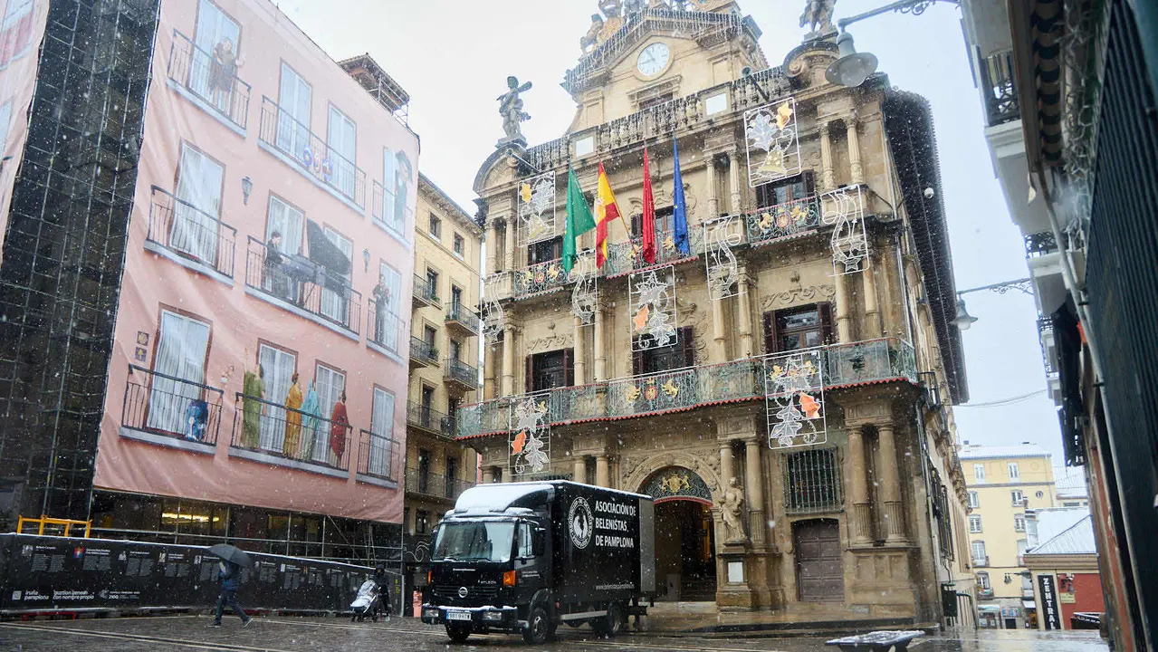 Nieve en Pamplona. IÑIGO ALZUGARAY