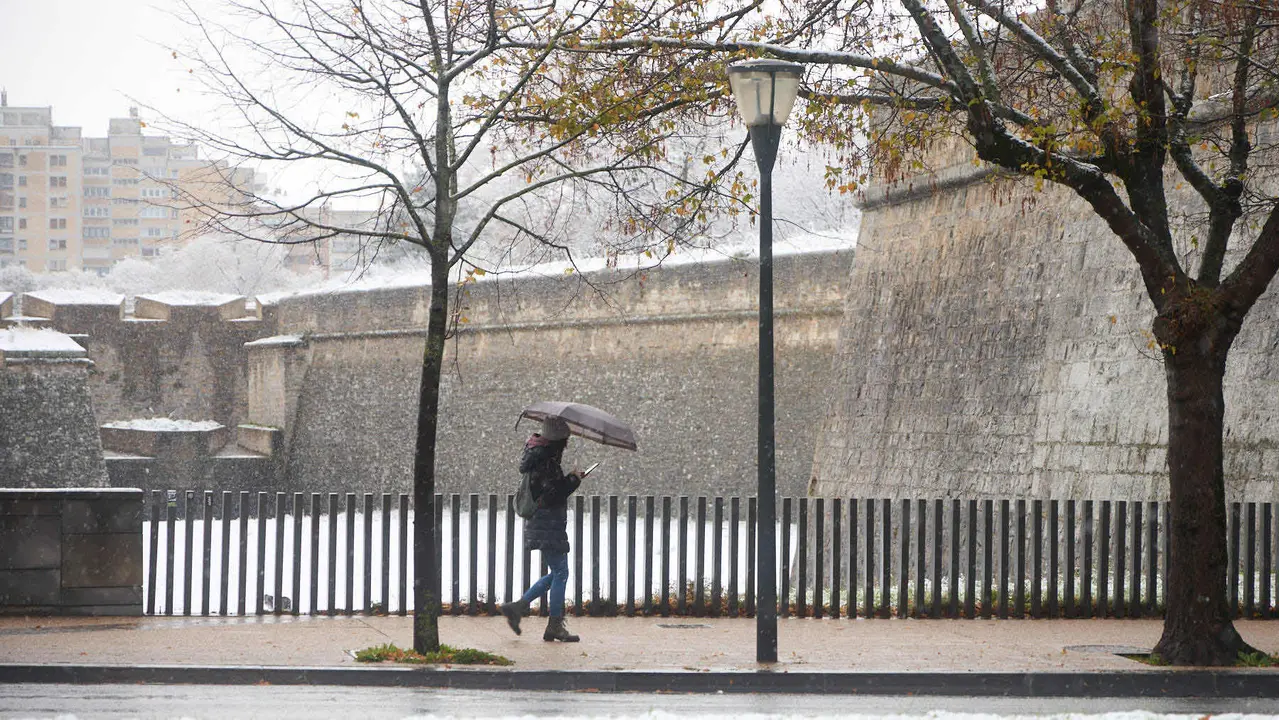 Nieve en Pamplona. IÑIGO ALZUGARAY