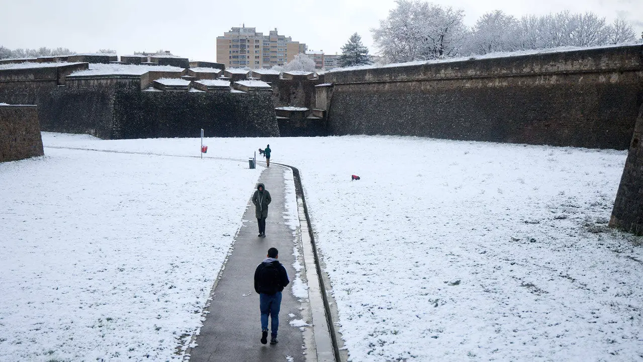 Nieve en Pamplona. IÑIGO ALZUGARAY