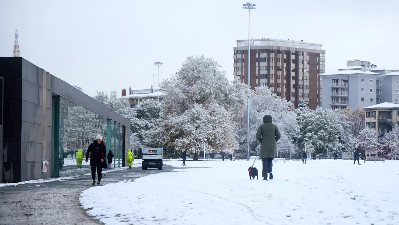 Nieve en Pamplona. IÑIGO ALZUGARAY