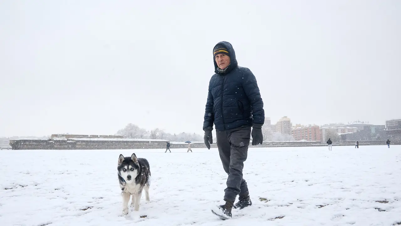 Nieve en Pamplona. IÑIGO ALZUGARAY
