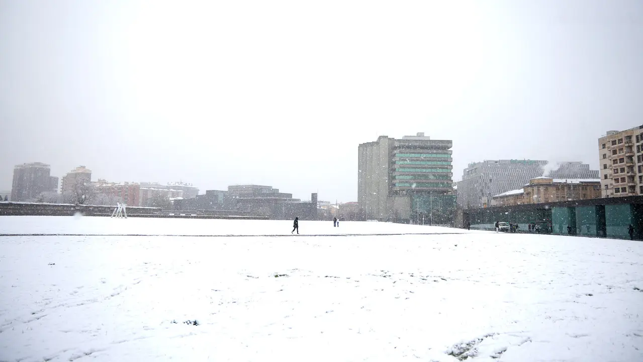 Nieve en Pamplona. IÑIGO ALZUGARAY