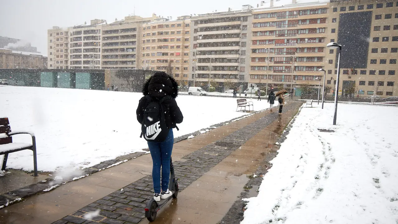 Nieve en Pamplona. IÑIGO ALZUGARAY
