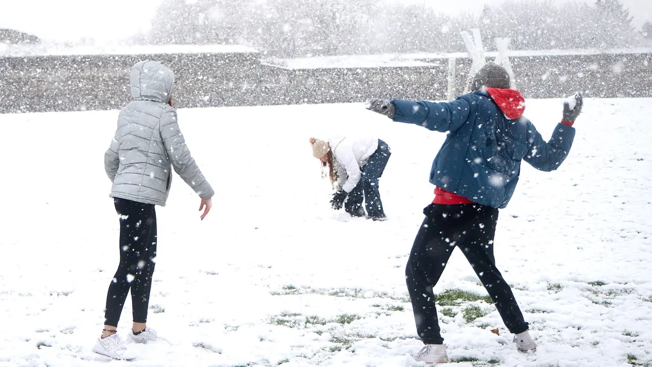 Nieve en Pamplona. IÑIGO ALZUGARAY