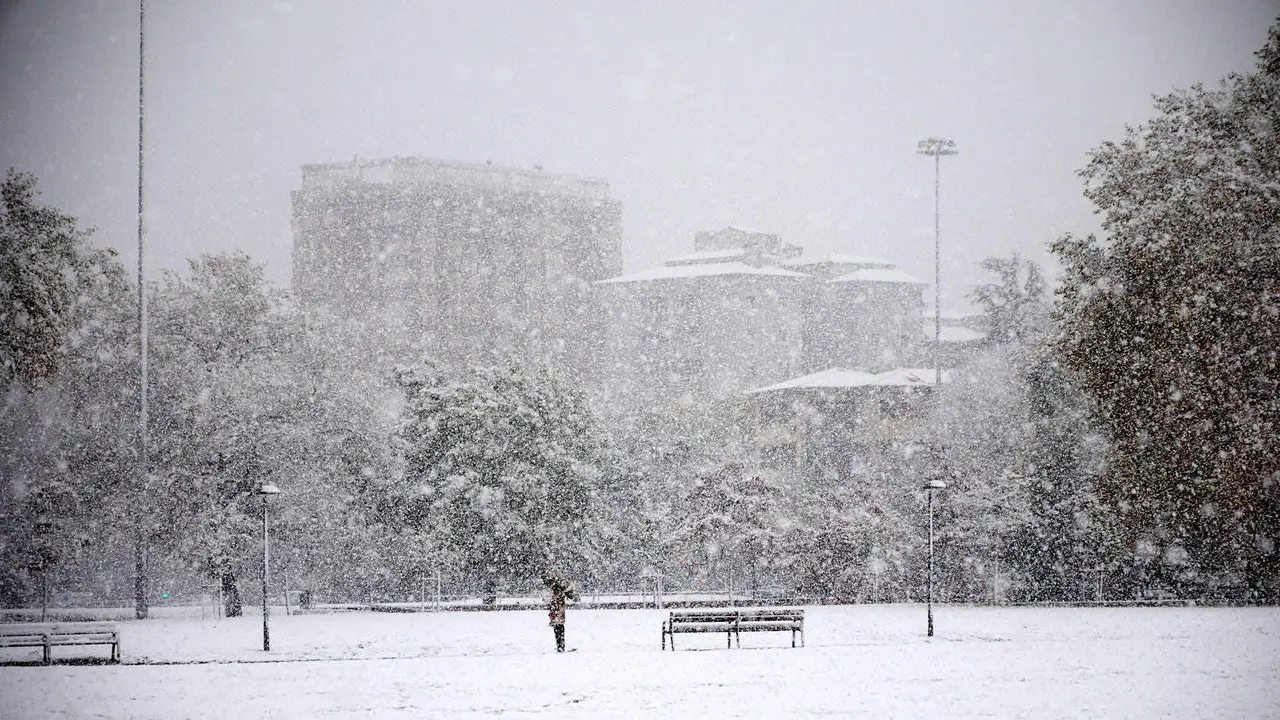 Nieve en Pamplona. IÑIGO ALZUGARAY