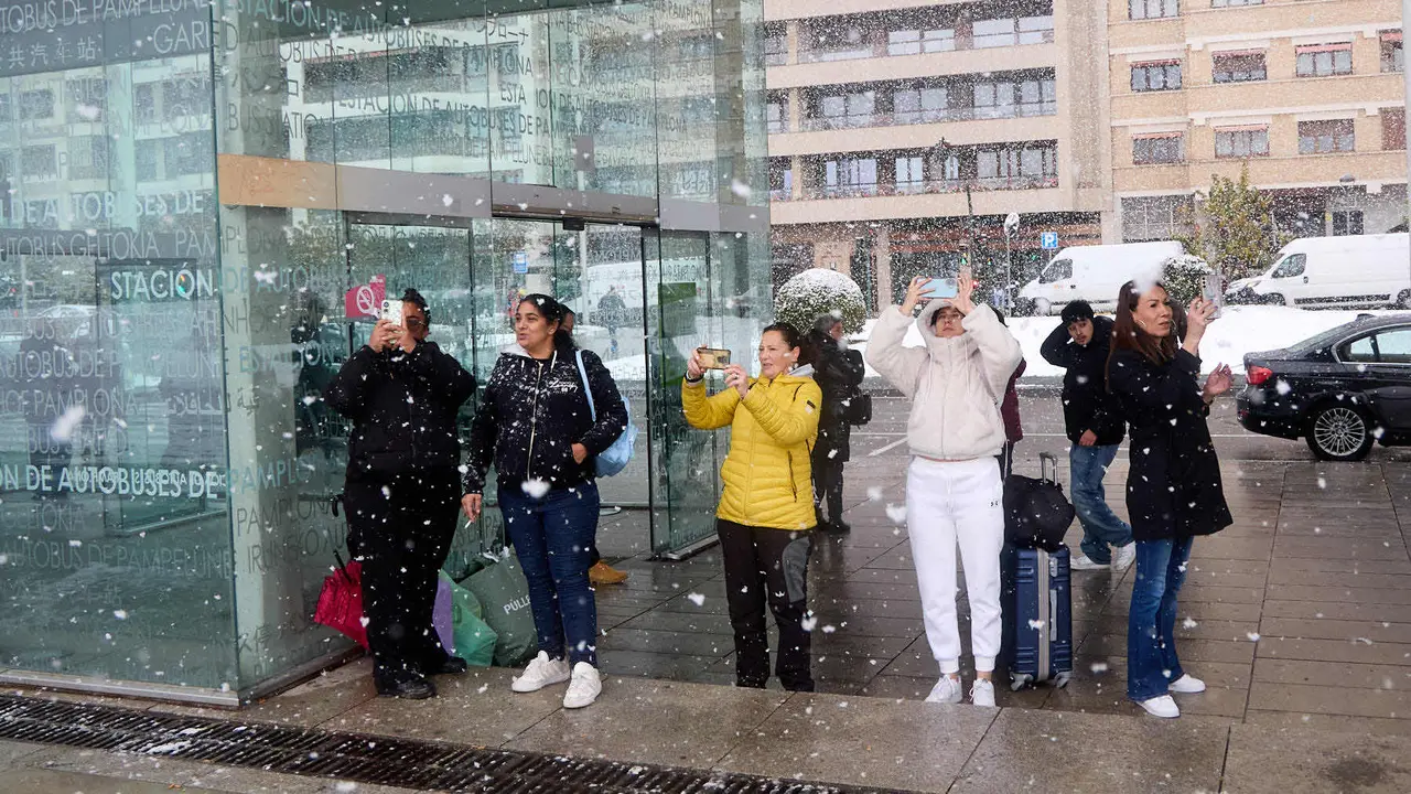 Nieve en Pamplona. IÑIGO ALZUGARAY