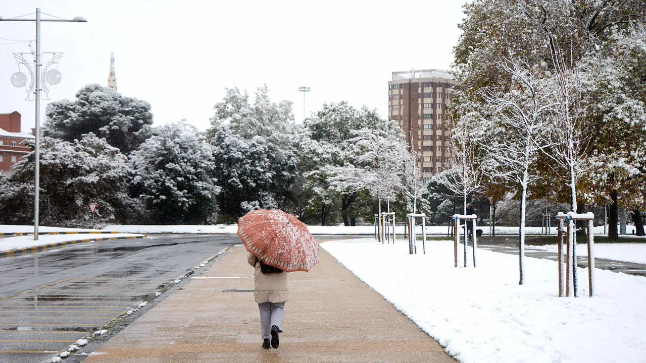 Nieve en Pamplona. IÑIGO ALZUGARAY