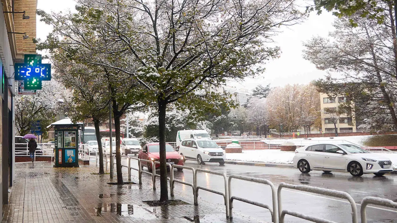 Nieve en Pamplona. IÑIGO ALZUGARAY