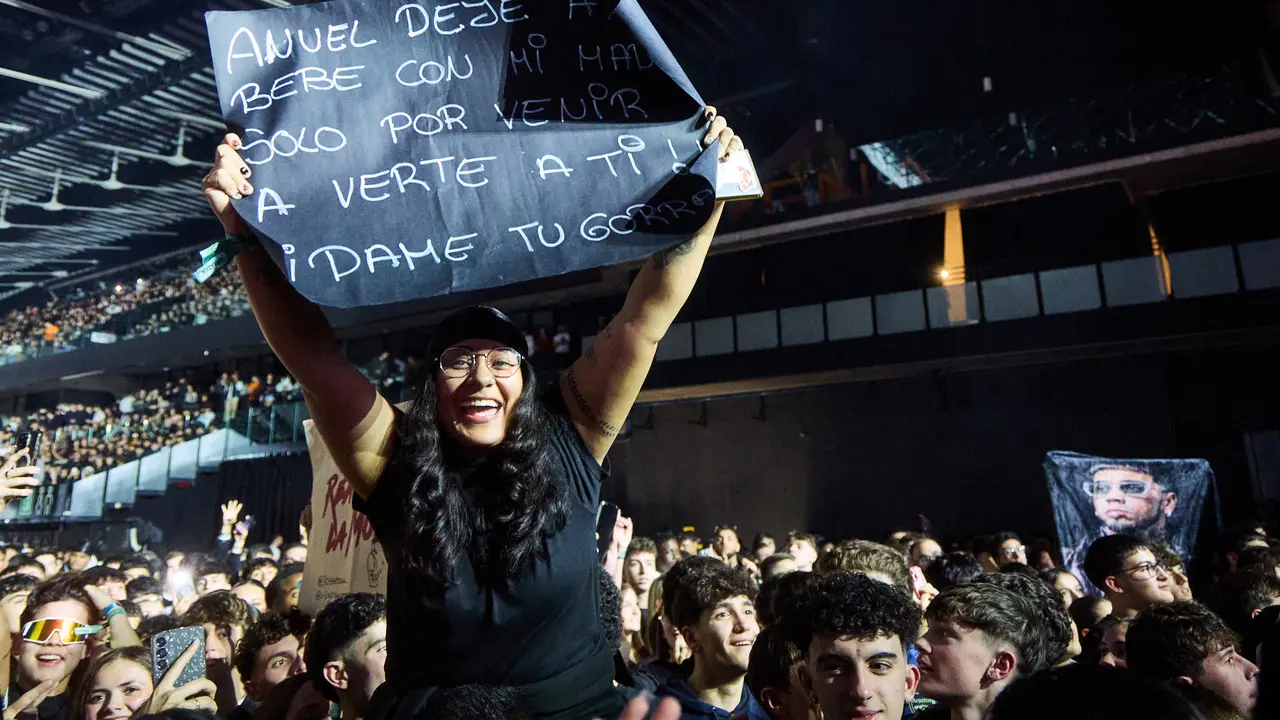 Concierto del cantante y compositor puertorriqueño de reguetón y trap latino Anuel AA en el pabellón Navarra Arena de Pamplona dentro de su gira Europe Tour 2025. IÑIGO ALZUGARAY
