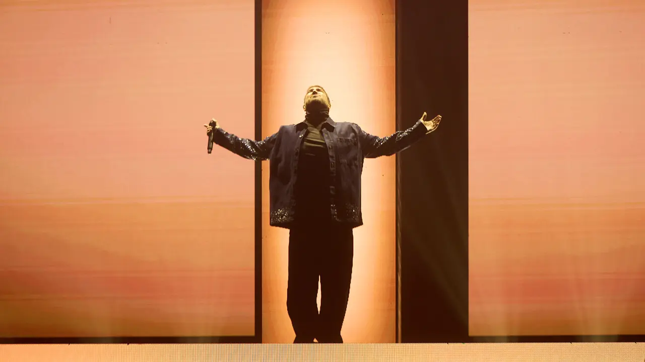 Concierto de Antonio Orozco en el Pabellón Navarra Arena de Pamplona dentro de su tour 'La Gira de Mi Vida' con la que el cantante y compositor conmemora sus 25 años de trayectoria musical. IÑIGO ALZUGARAY