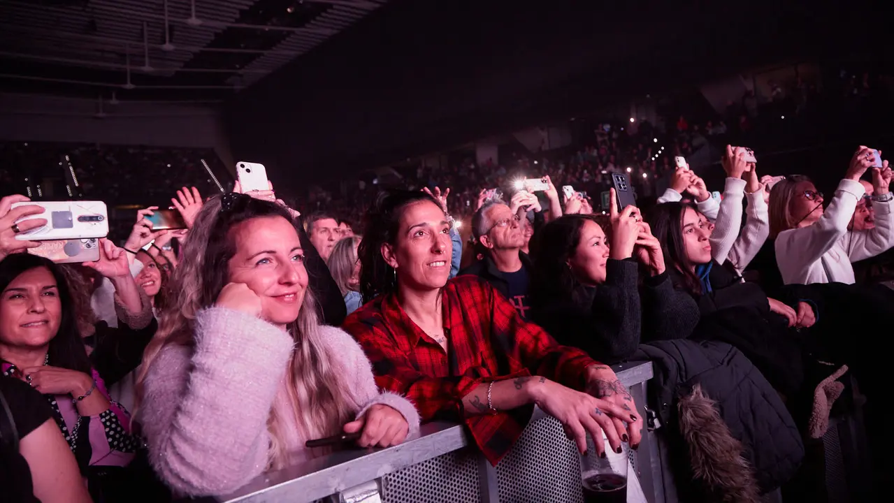 Concierto de Antonio Orozco en el Pabellón Navarra Arena de Pamplona dentro de su tour 'La Gira de Mi Vida' con la que el cantante y compositor conmemora sus 25 años de trayectoria musical. IÑIGO ALZUGARAY