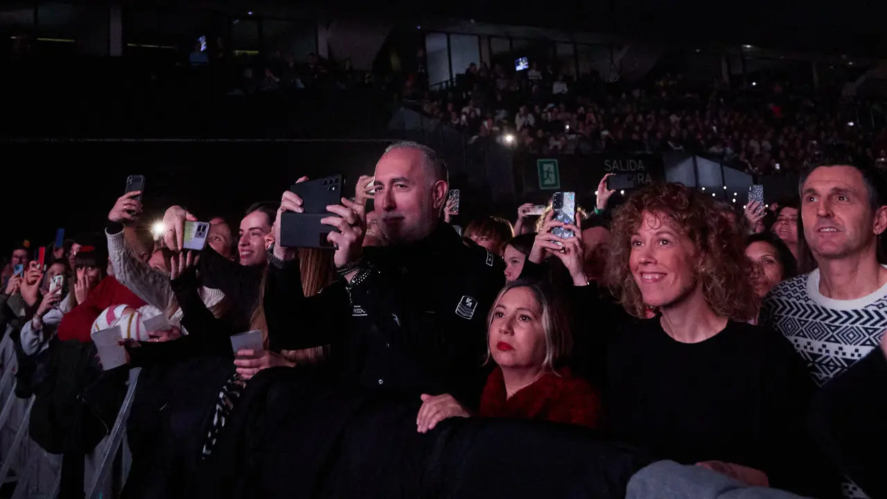 Concierto de Antonio Orozco en el Pabellón Navarra Arena de Pamplona dentro de su tour 'La Gira de Mi Vida' con la que el cantante y compositor conmemora sus 25 años de trayectoria musical. IÑIGO ALZUGARAY