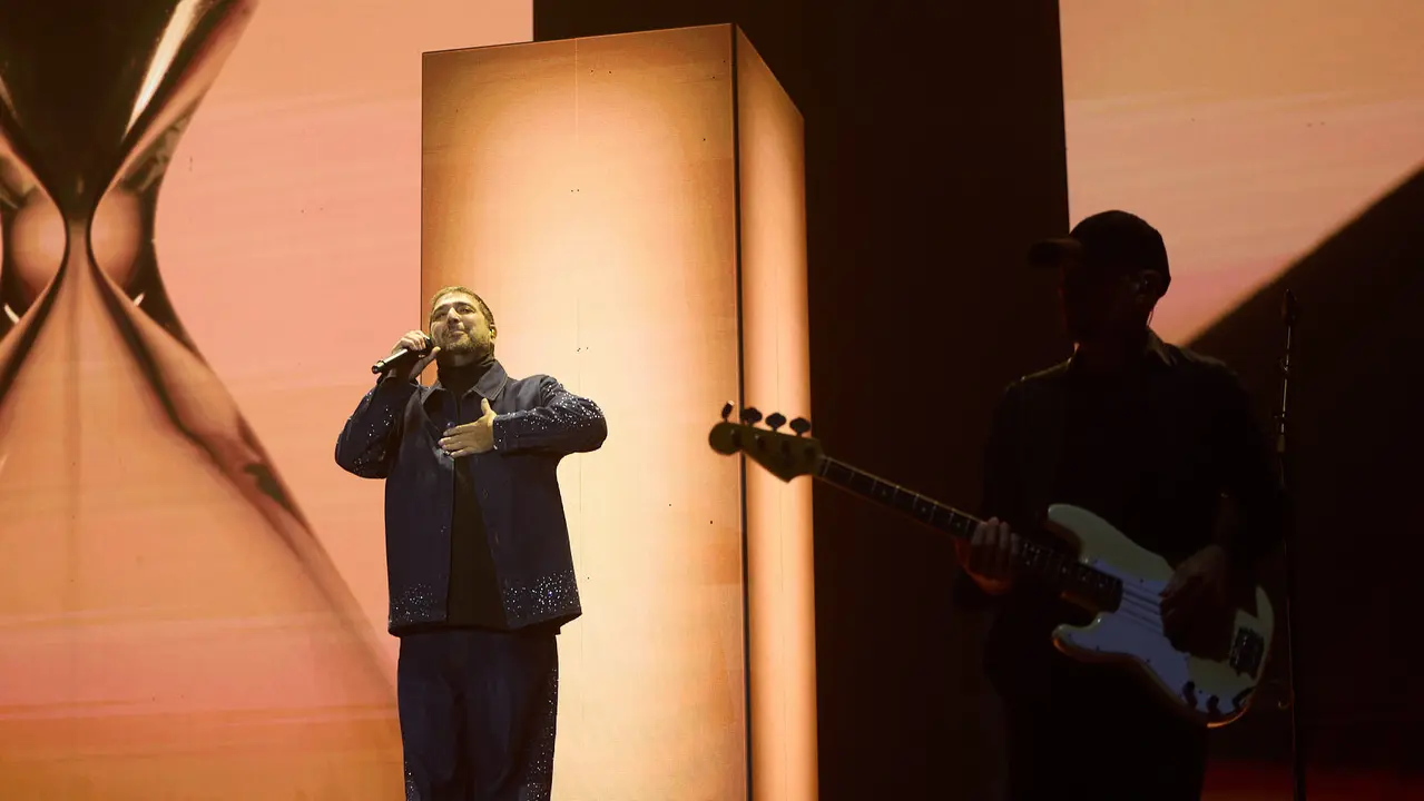 Concierto de Antonio Orozco en el Pabellón Navarra Arena de Pamplona dentro de su tour 'La Gira de Mi Vida' con la que el cantante y compositor conmemora sus 25 años de trayectoria musical. IÑIGO ALZUGARAY