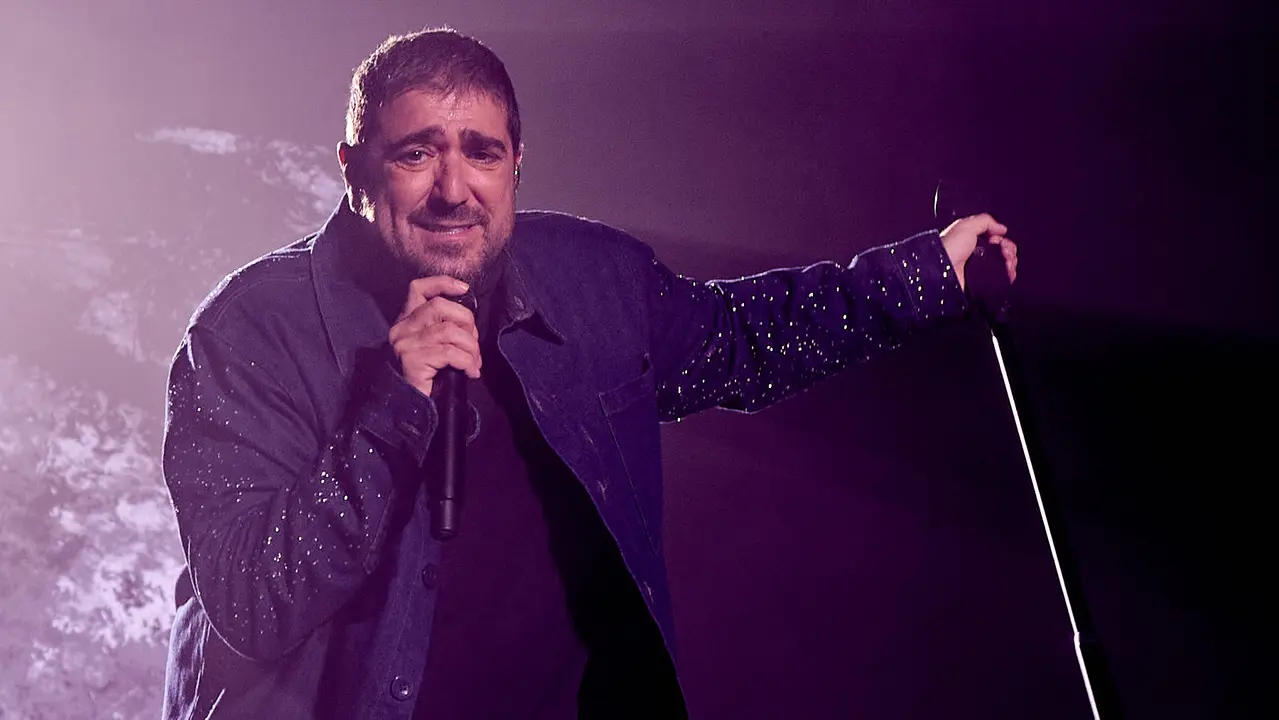 Concierto de Antonio Orozco en el Pabellón Navarra Arena de Pamplona dentro de su tour 'La Gira de Mi Vida' con la que el cantante y compositor conmemora sus 25 años de trayectoria musical. IÑIGO ALZUGARAY