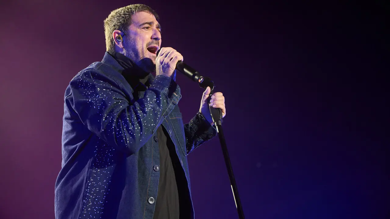 Concierto de Antonio Orozco en el Pabellón Navarra Arena de Pamplona dentro de su tour 'La Gira de Mi Vida' con la que el cantante y compositor conmemora sus 25 años de trayectoria musical. IÑIGO ALZUGARAY