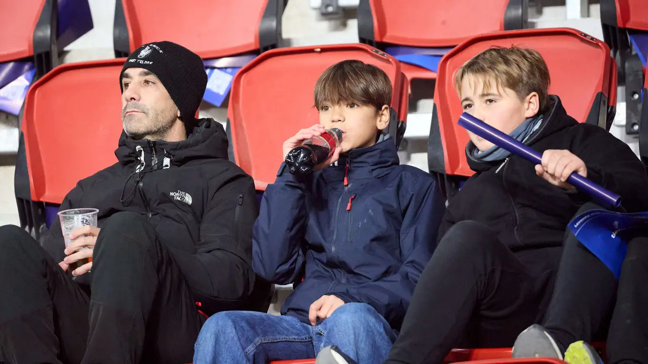 La grada del estadio de El Sadar durante el partido de La Liga EA Sports entre CA Osasuna y Real Sociedad disputado en Pamplona. IÑIGO ALZUGARAY