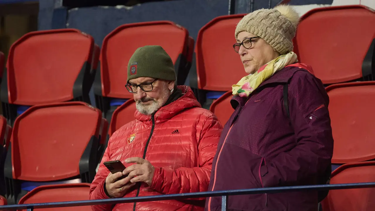 La grada del estadio de El Sadar durante el partido de La Liga EA Sports entre CA Osasuna y Real Sociedad disputado en Pamplona. IÑIGO ALZUGARAY