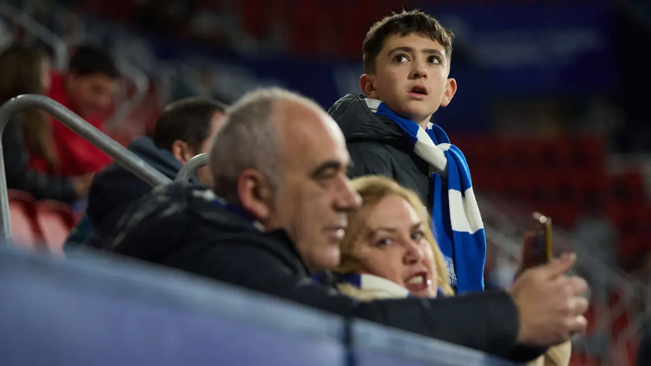 La grada del estadio de El Sadar durante el partido de La Liga EA Sports entre CA Osasuna y Real Sociedad disputado en Pamplona. IÑIGO ALZUGARAY