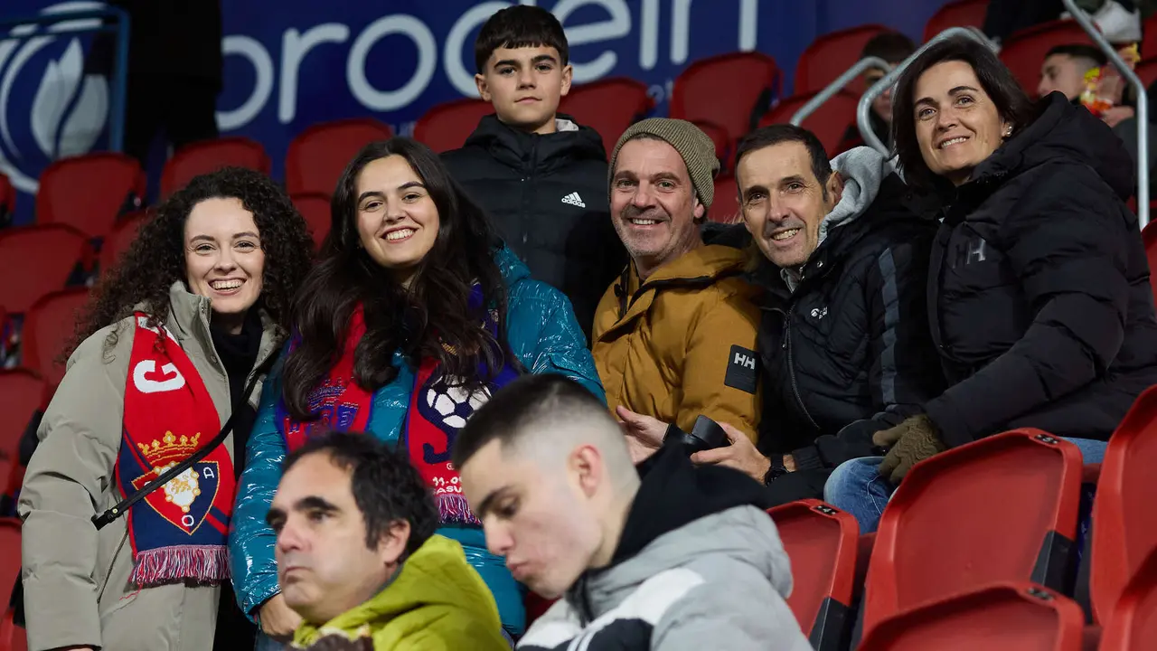 La grada del estadio de El Sadar durante el partido de La Liga EA Sports entre CA Osasuna y Real Sociedad disputado en Pamplona. IÑIGO ALZUGARAY