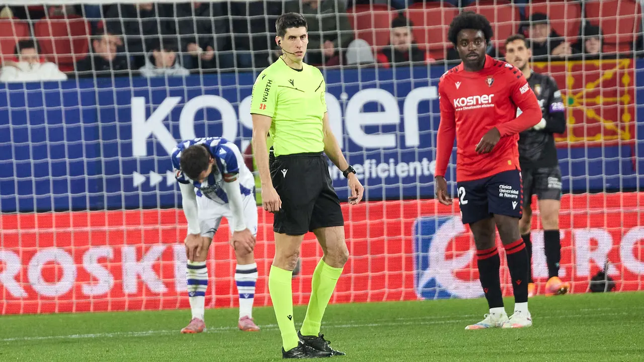 Partido de La Liga EA Sports entre CA Osasuna y Real Sociedad disputado en el estadio de El Sadar en Pamplona. IÑIGO ALZUGARAY