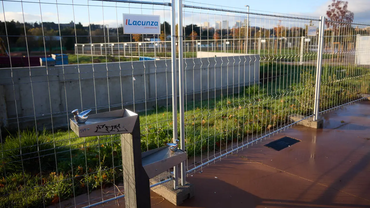 La Gerencia y la Comisión de Urbanismo del Ayuntamiento de Pamplona visitan las obras de la fase 3.1 del parque de Magdalena. IÑIGO ALZUGARAY