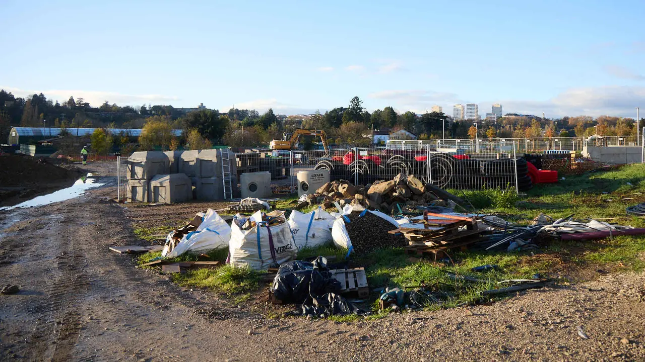 La Gerencia y la Comisión de Urbanismo del Ayuntamiento de Pamplona visitan las obras de la fase 3.1 del parque de Magdalena. IÑIGO ALZUGARAY