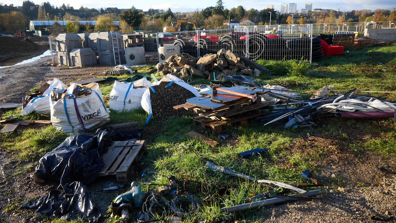 La Gerencia y la Comisión de Urbanismo del Ayuntamiento de Pamplona visitan las obras de la fase 3.1 del parque de Magdalena. IÑIGO ALZUGARAY