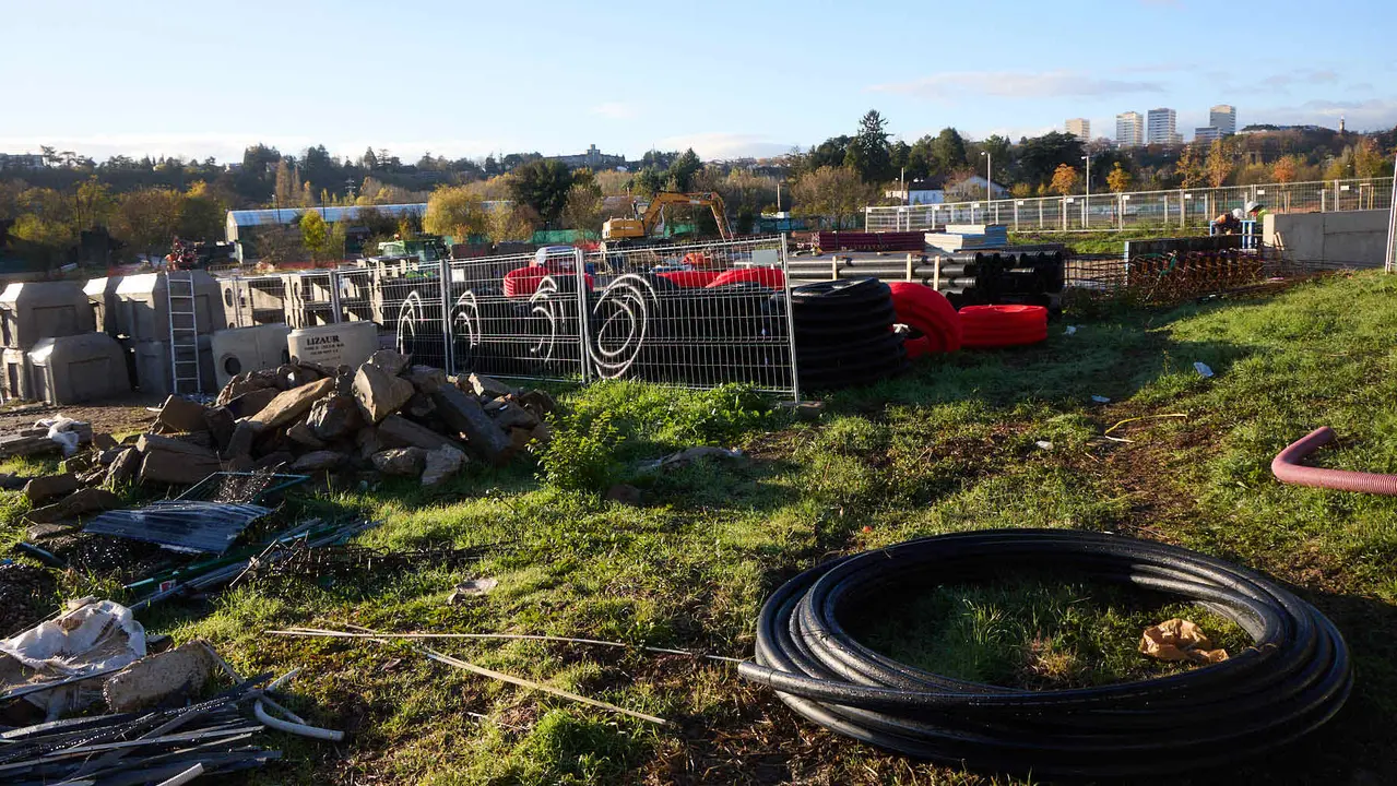 La Gerencia y la Comisión de Urbanismo del Ayuntamiento de Pamplona visitan las obras de la fase 3.1 del parque de Magdalena. IÑIGO ALZUGARAY