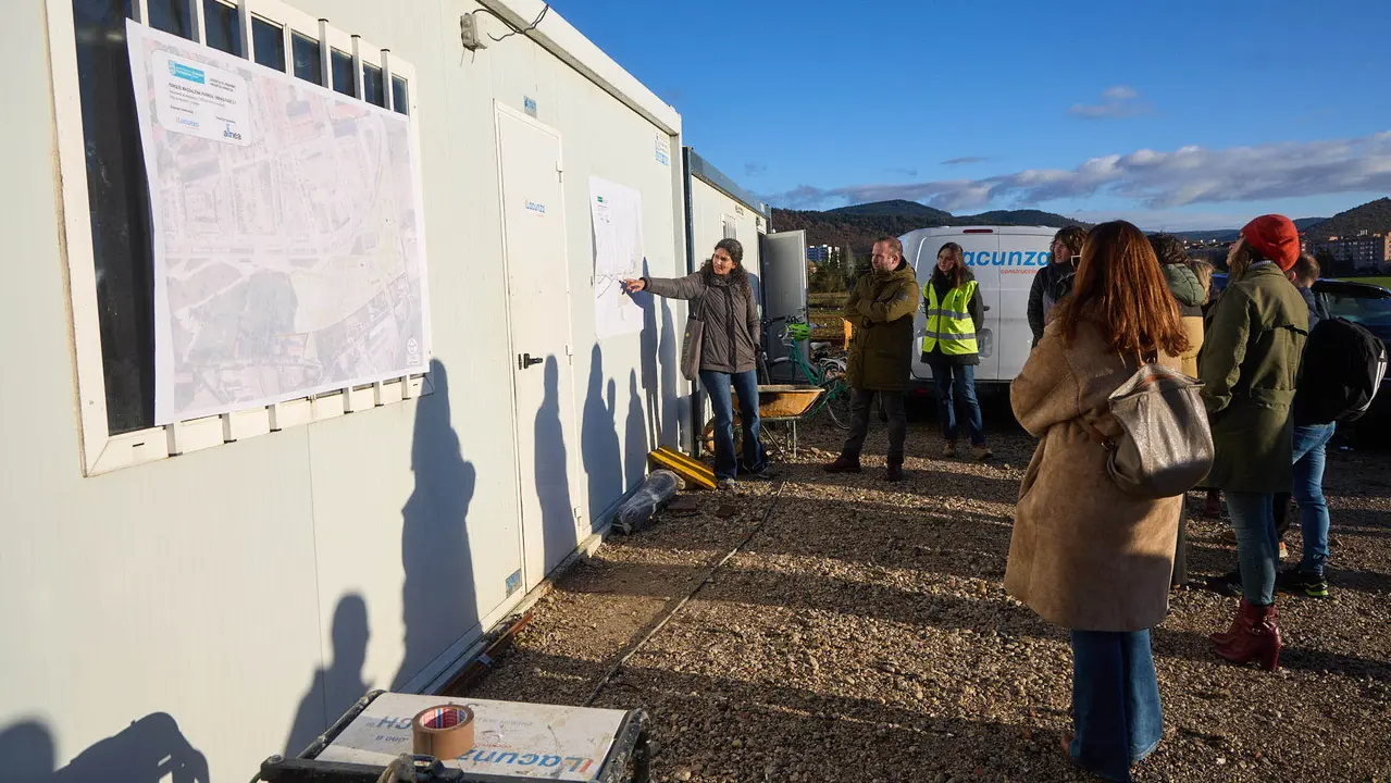 La Gerencia y la Comisión de Urbanismo del Ayuntamiento de Pamplona visitan las obras de la fase 3.1 del parque de Magdalena. IÑIGO ALZUGARAY