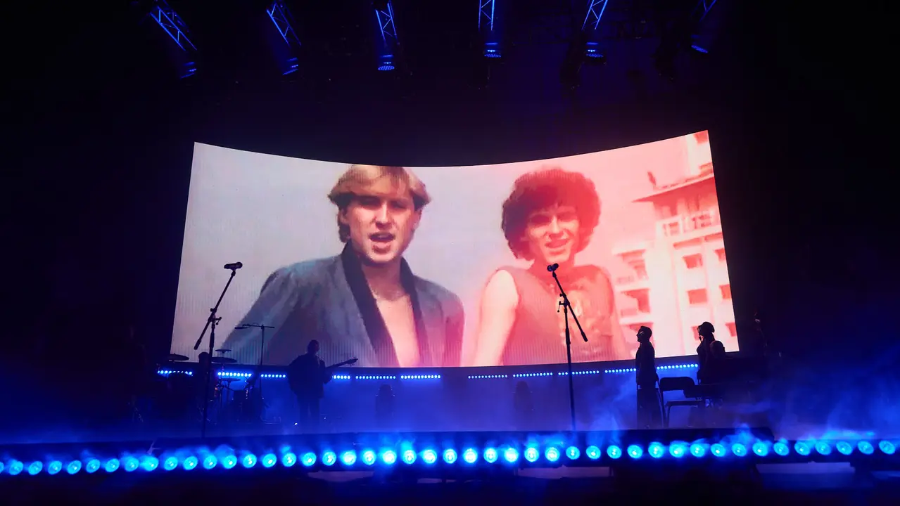 Concierto de los Pecos en el pabellón Navarra Arena dentro de su gira ' Dos Voces y Una Historia'. IÑIGO ALZUGARAY