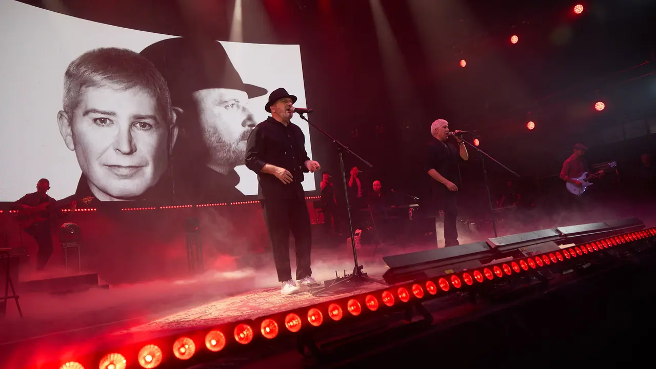 Concierto de los Pecos en el pabellón Navarra Arena dentro de su gira ' Dos Voces y Una Historia'. IÑIGO ALZUGARAY