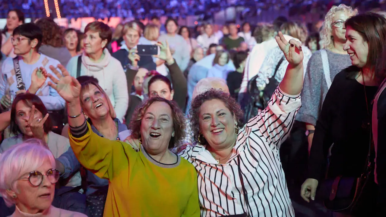 Concierto de los Pecos en el pabellón Navarra Arena dentro de su gira ' Dos Voces y Una Historia'. IÑIGO ALZUGARAY