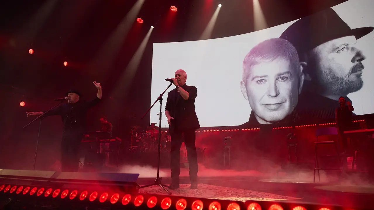 Concierto de los Pecos en el pabellón Navarra Arena dentro de su gira ' Dos Voces y Una Historia'. IÑIGO ALZUGARAY