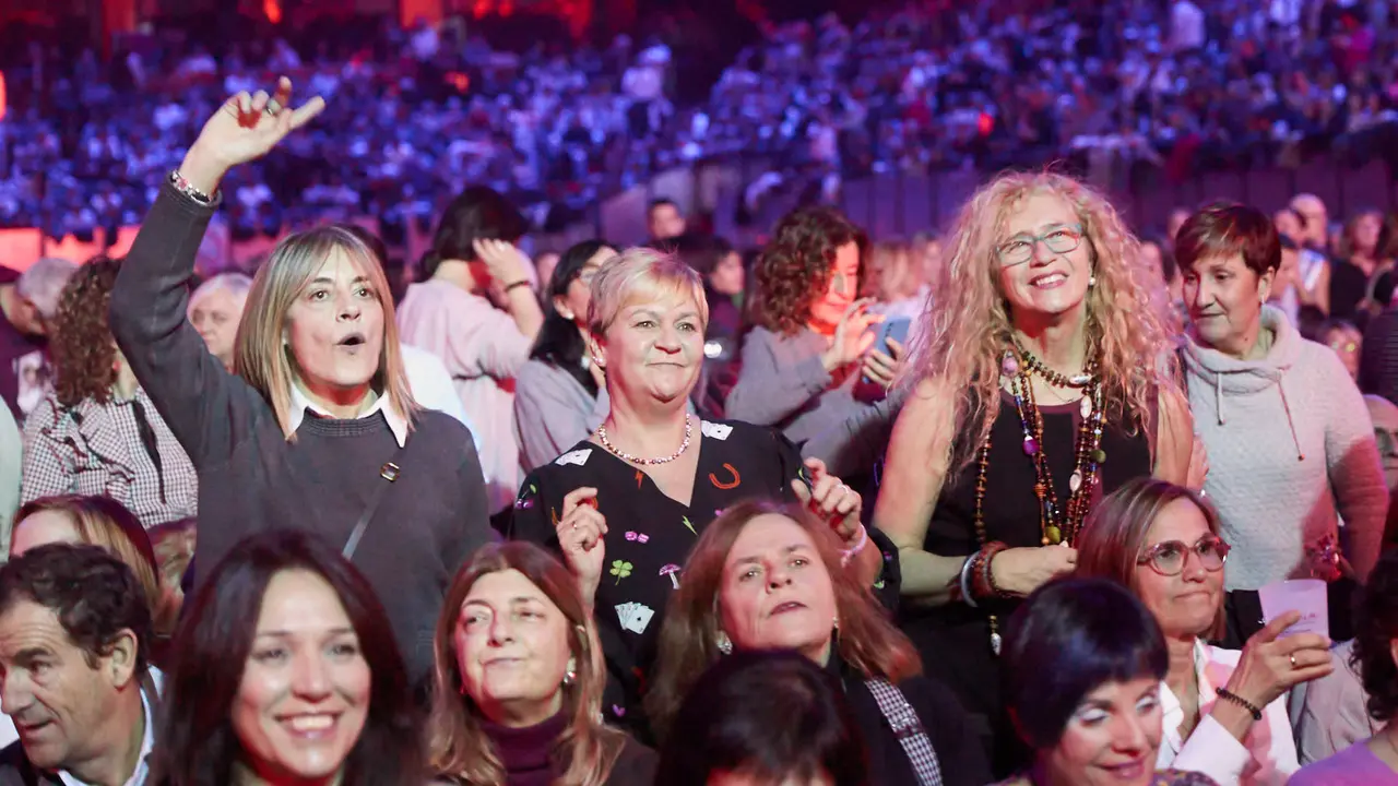 Concierto de los Pecos en el pabellón Navarra Arena dentro de su gira ' Dos Voces y Una Historia'. IÑIGO ALZUGARAY