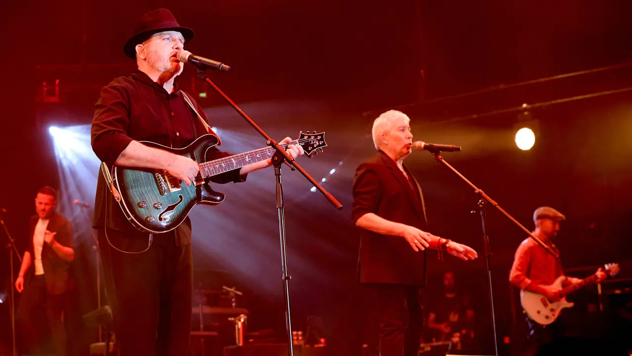 Concierto de los Pecos en el pabellón Navarra Arena dentro de su gira ' Dos Voces y Una Historia'. IÑIGO ALZUGARAY