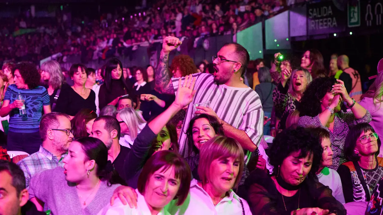 Concierto de los Pecos en el pabellón Navarra Arena dentro de su gira ' Dos Voces y Una Historia'. IÑIGO ALZUGARAY