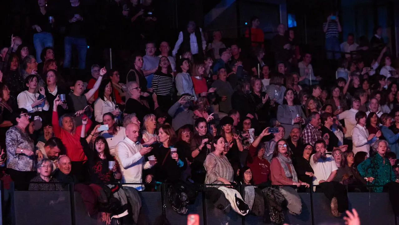 Concierto de los Pecos en el pabellón Navarra Arena dentro de su gira ' Dos Voces y Una Historia'. IÑIGO ALZUGARAY