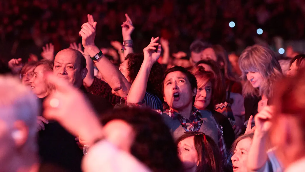 Concierto de los Pecos en el pabellón Navarra Arena dentro de su gira ' Dos Voces y Una Historia'. IÑIGO ALZUGARAY