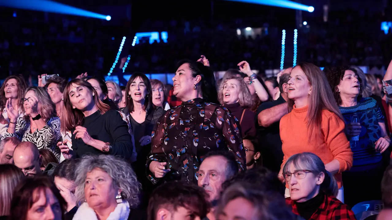 Concierto de los Pecos en el pabellón Navarra Arena dentro de su gira ' Dos Voces y Una Historia'. IÑIGO ALZUGARAY
