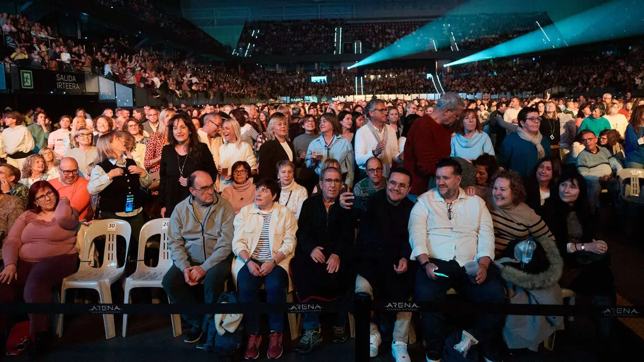 Concierto de los Pecos en el pabellón Navarra Arena dentro de su gira ' Dos Voces y Una Historia'. IÑIGO ALZUGARAY