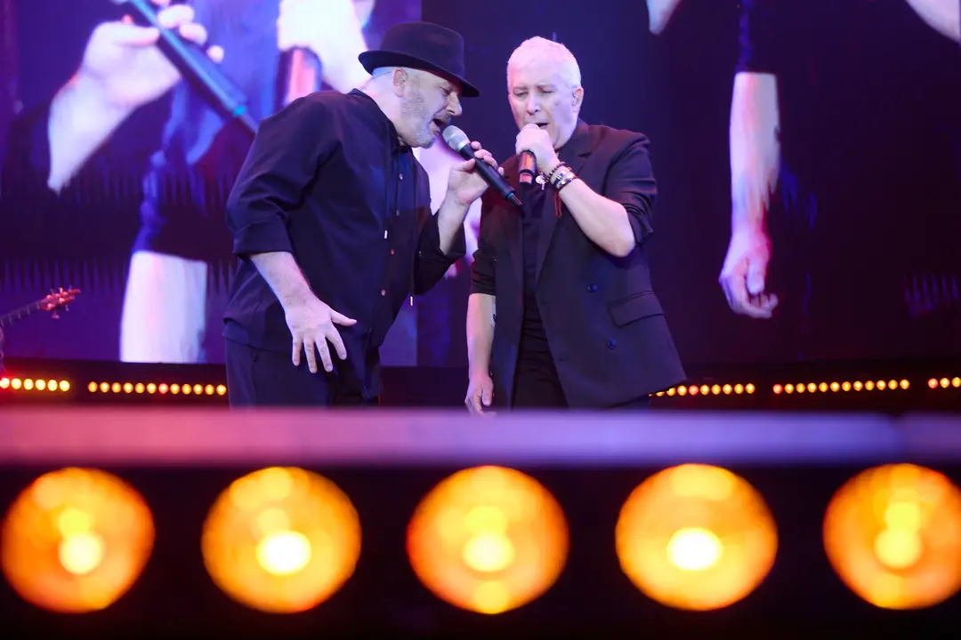 Concierto de los Pecos en el pabellón Navarra Arena dentro de su gira ' Dos Voces y Una Historia'. IÑIGO ALZUGARAY