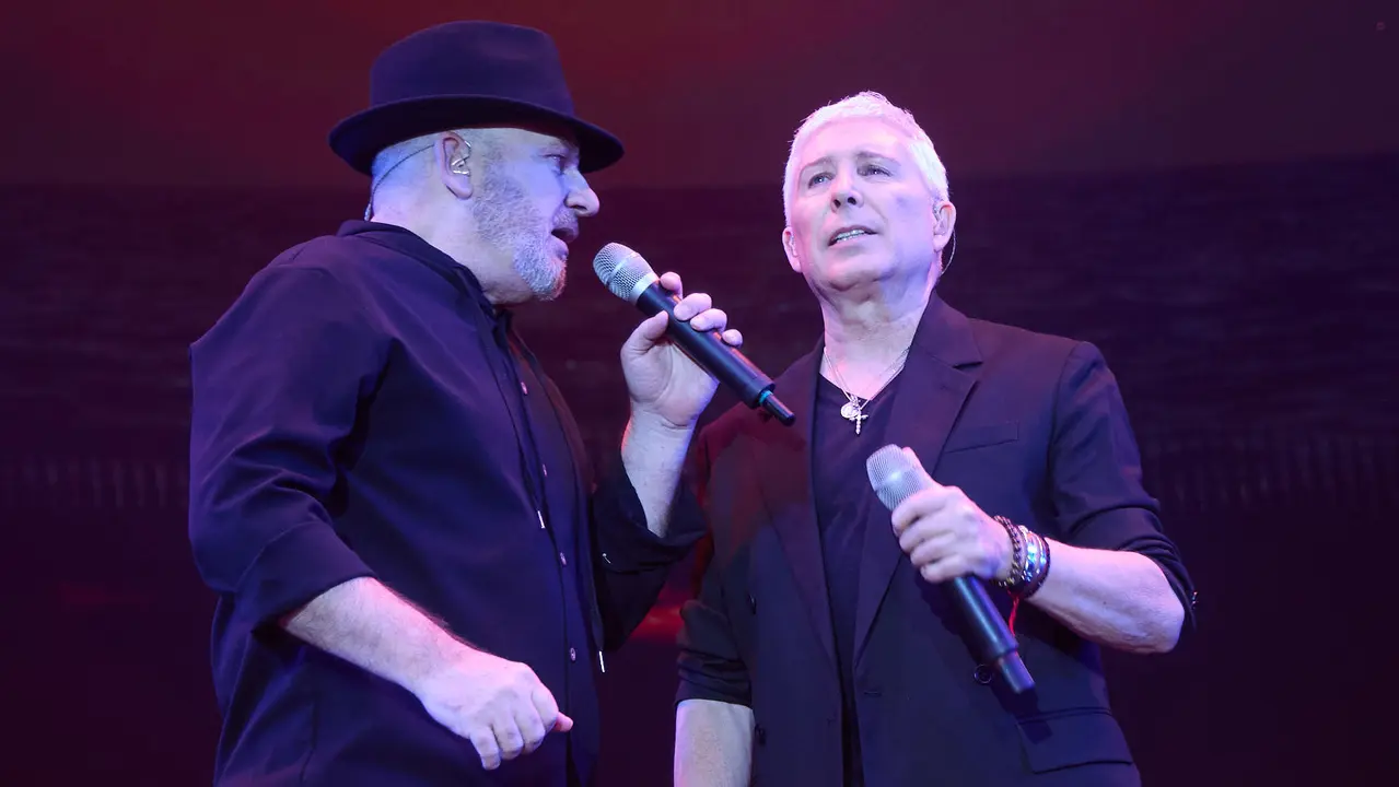 Concierto de los Pecos en el pabellón Navarra Arena dentro de su gira ' Dos Voces y Una Historia'. IÑIGO ALZUGARAY