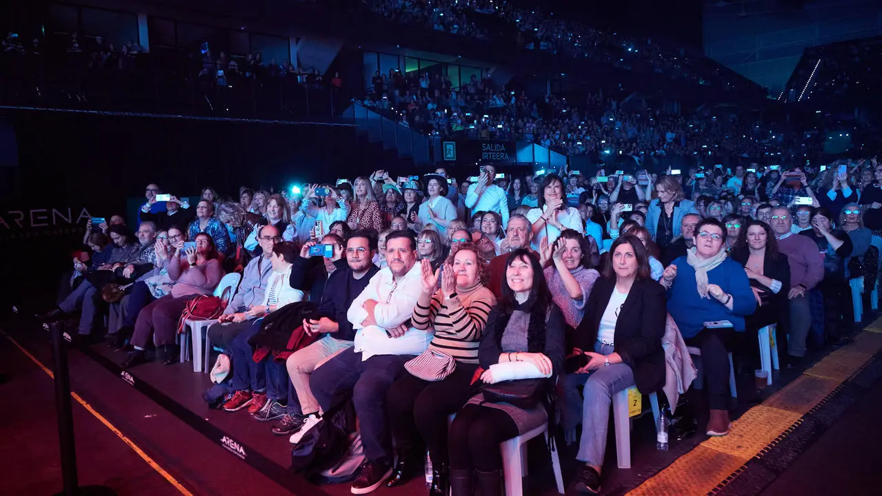 Concierto de los Pecos en el pabellón Navarra Arena dentro de su gira ' Dos Voces y Una Historia'. IÑIGO ALZUGARAY